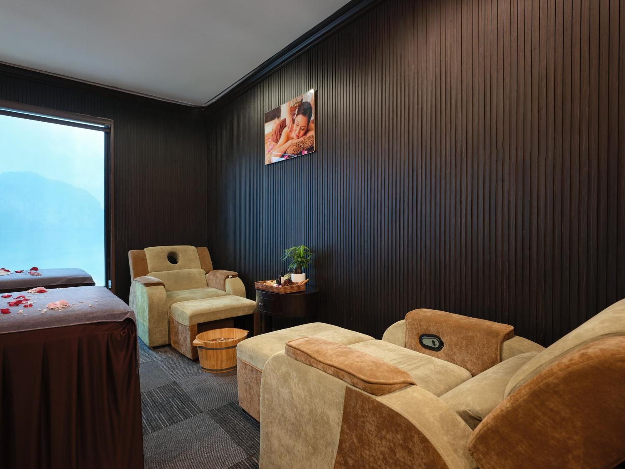 Era Premium Cruises Halong Hotel Ha Long Exterior foto